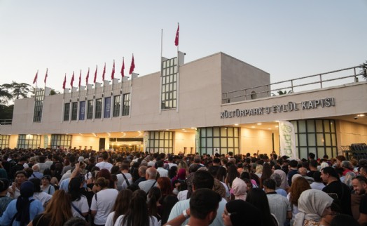 95. İzmir Enternasyonal Fuarı'nda sahne şöleni