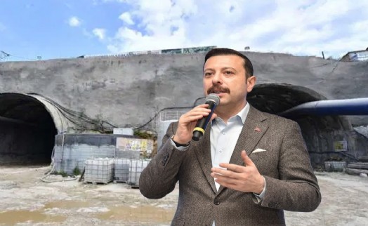 AK Partili Kaya'dan Büyükşehir'e tünel çıkışı: Gaziantep ilçe belediyesi 11 ayda yaptı!