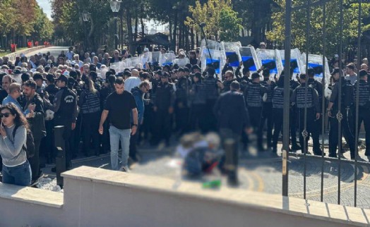 AYM önündeki eylemde kendini vurdu: Emekli polis kurtarılamadı!