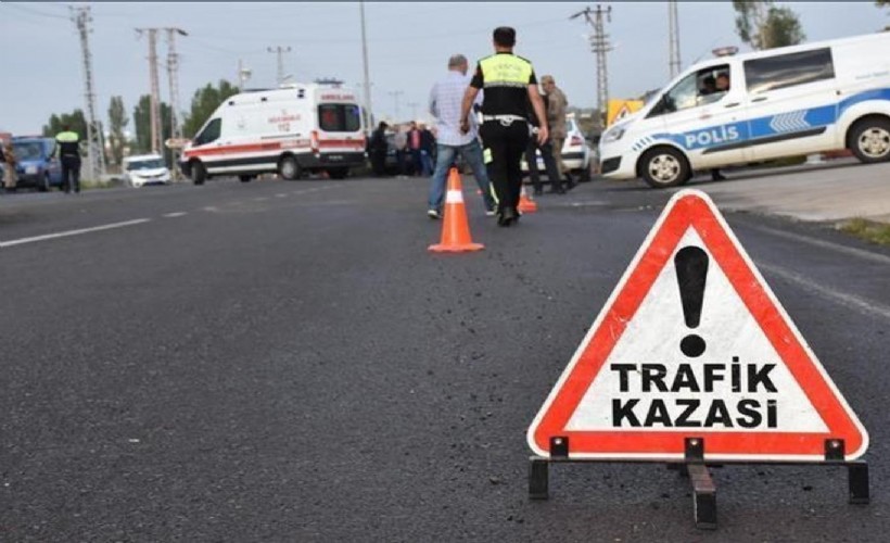 Afyon’da 2 otomobil çarpıştı: 1 ölü, 1 ağır yaralı