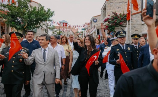 Alaçatı'nın kurtuluşunun 104. yılı törenlerle kutlandı