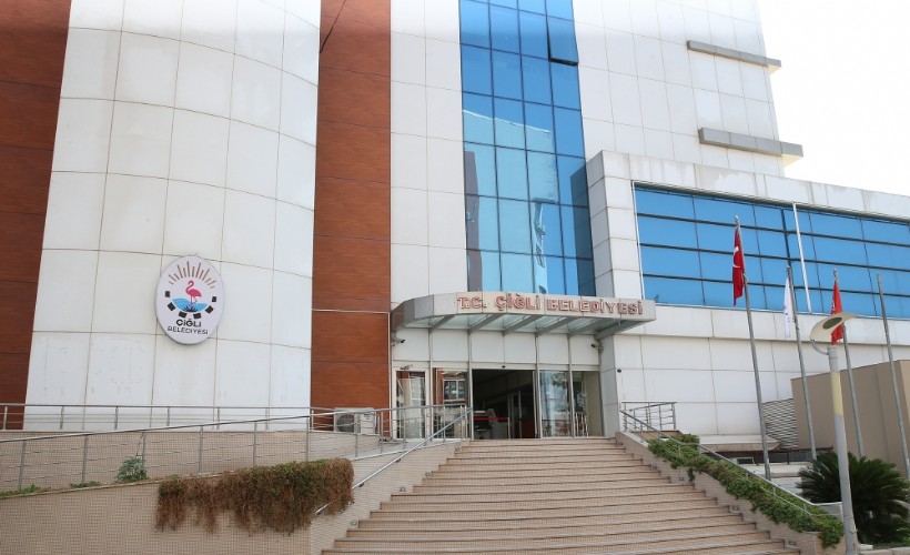 Başkan Yıldız AK Parti'ye geçti: Çiğli'de CHP'li 5 meclis üyesi istifa ederek YENİ Parti'ye katıldı!