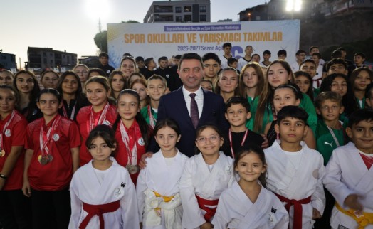 Bayraklı'da yeni spor sezonuna çoşku dolu açılış