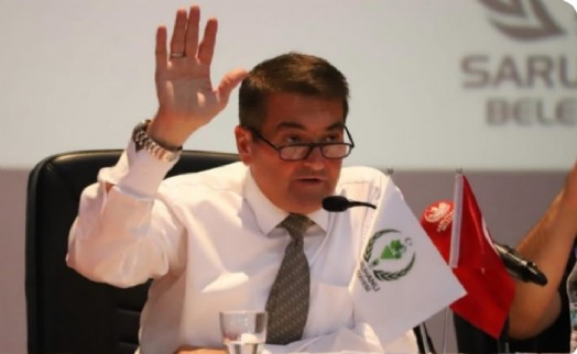 Belediye başkanı elini makineye kaptırdı; acil ameliyata alındı