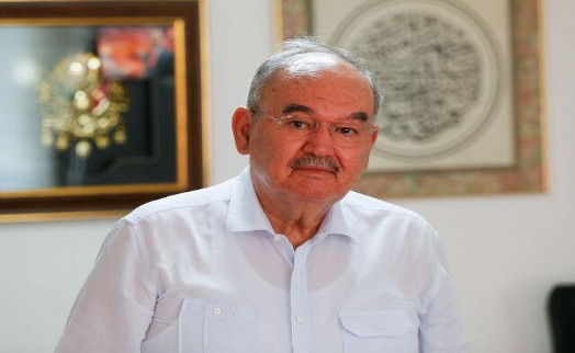 Burhan Özfatura hayatını kaybetti