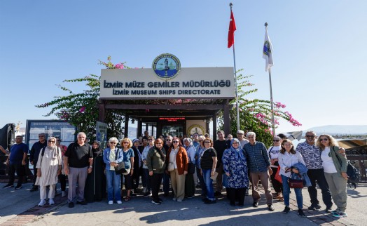 Büyükşehir emeklileri şehirde gezdirmeye devam ediyor
