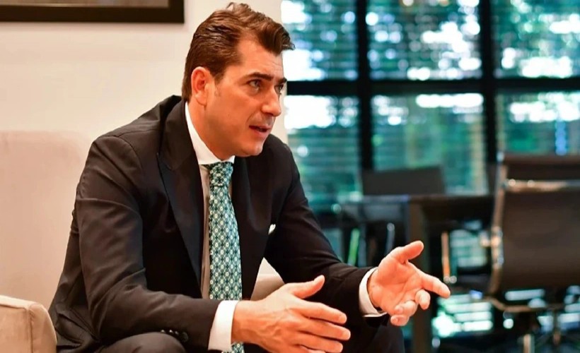 CHP’li İBB Meclis üyesi istifa etti: Hemen ardından AK Partili üyelerle tokalaştı