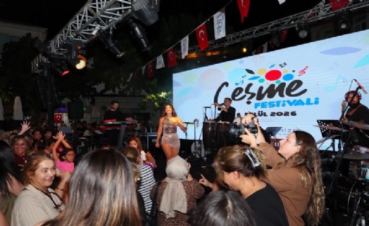 Çeşme'nin dört bir yanında festival coşkusu