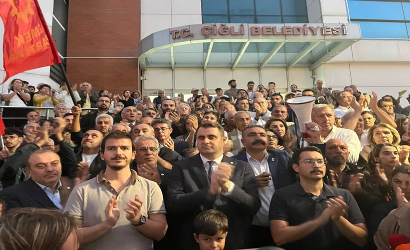 Çiğli’de siyasi transfer sonrası tansiyon yükseldi: ‘O koltuğu derhal terk etmeli!’
