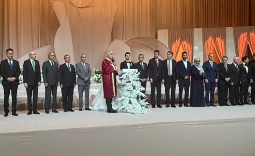 Davutoğlu'nun oğlunun nikah töreninde neler yaşandı? Erdoğan katılmadı, Özel ve Kılıçdaroğlu selamlaşmadı