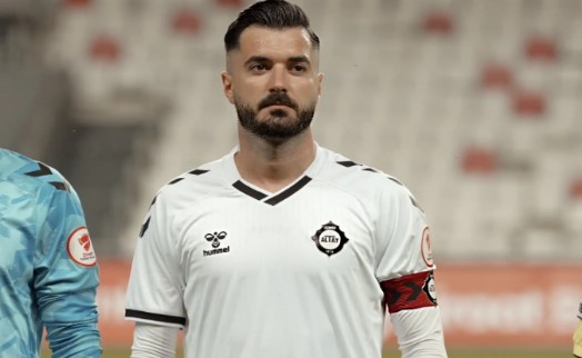 Derbide dalya: Sefa Özdemir 100'üncü kez Altay formasını giydi