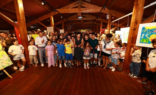Efes Selçuk'ta çocuklar barışı resmetti