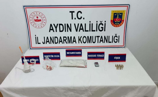 Evlerden 1 kiloyu aşkın zehir çıktı: 3 tutuklama