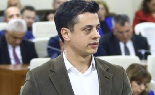 Fırat Eroğlu gündeme getirdi, Karabağlar'daki bit pazarı kaldırıldı!