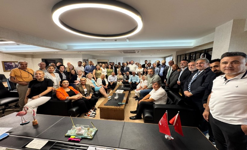Gümrükçü, CHP Karşıyaka İlçe Örgütü'nü ağırladı; Yuvaya dönüşler başladı!