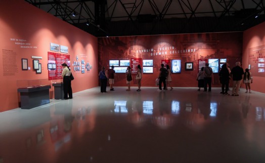 İZKİTAP ziyaretçileri Kültürpark'taki sergileri keşfetti