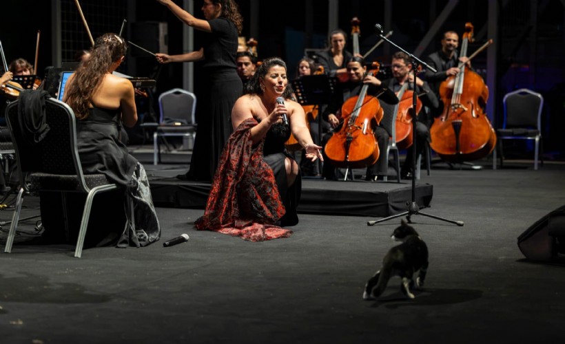 İzmir Oda Orkestrası yeni sezonu Zeytin Sahne’de açtı