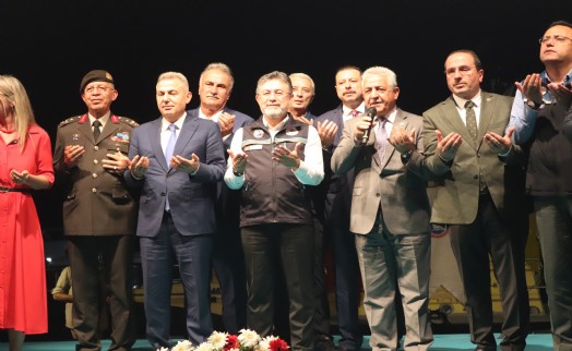 İzmir'de av sezonu açıldı: Bakan Yumaklı sezonu başlattı