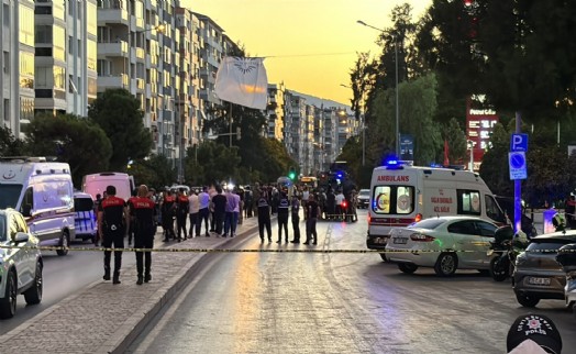 İzmir'de bankada 5 kişiyi rehin alan şapheli, ikna edilip gözaltına alındı