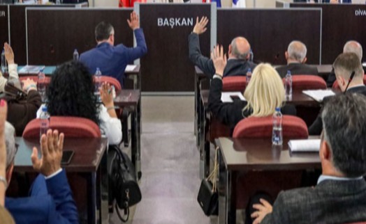 İzmir'de dikkat çeken istifa: Büyükşehir Meclisi'nde koltuk değişecek