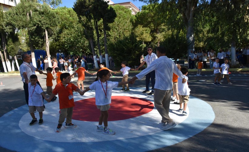 İzmir’de minikler için okula uyum haftası başladı