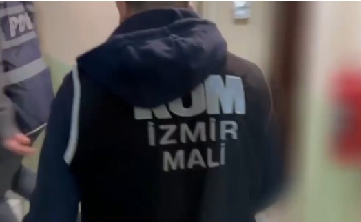 İzmir’de 'galerici kılıflı' tefecilere baskın: Tehdit, zorla senet ve silahlı yağma iddiası