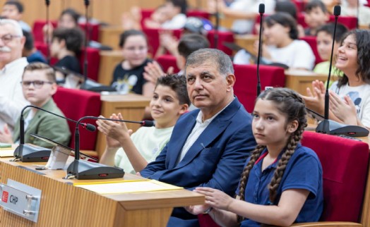 İzmir'in geleceğinde çocukların da sözü olacak