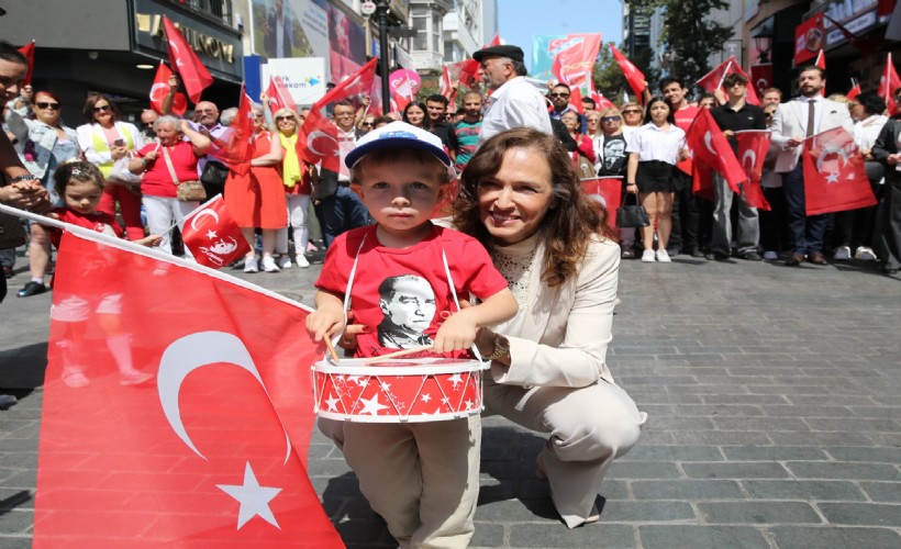 Karşıyaka'da 9 Eylül coşkusu sokaklara taşacak: Bayrağını al gel!