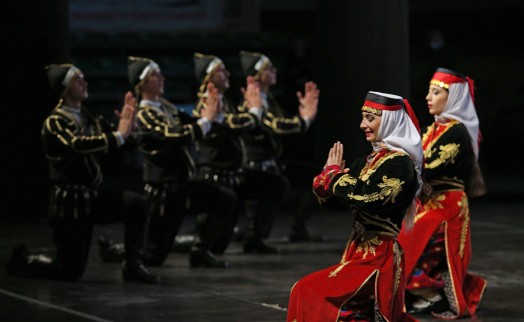 Karşıyaka'da halk dansları kurslarına rekor kayıt!