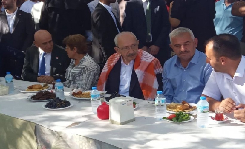 Kılıçdaroğlu'nun İzmir mesaisinde ikinci gün.. Köylülerin 'villa' şikayetine yanıt: 'Keşke satmasaydınız'