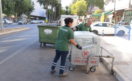 Konak'ta konteynerler yenilenmeye devam ediyor
