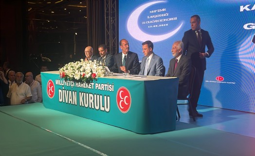 MHP İzmir'de kongre heyecanı yaşandı... Başkan Veysel Şahin güven tazeledi