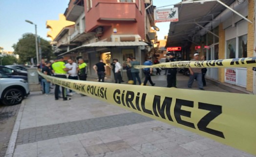 Manisa'da kuyumcuda silahla 2 kişiyi yaralayan soygun şüphelisi tutuklandı