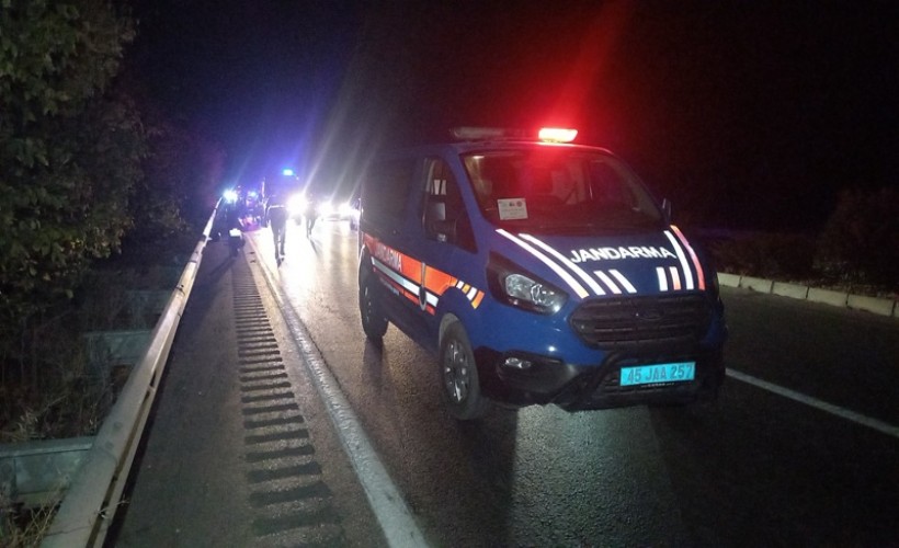 Manisa’da motosikletler çarpıştı: 1’i ağır 3 yaralı