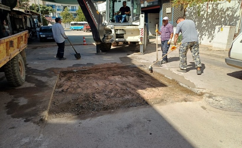 Menderes’te asfalt seferberliği başladı