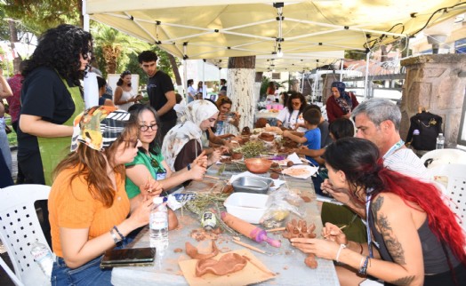 Menemen Çömlek Festivali'nde örnek hareket