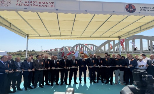 Menemen'de tarihi Gediz Köprüsü restore edildi: Bakan Uraloğlu açılışını yaptı