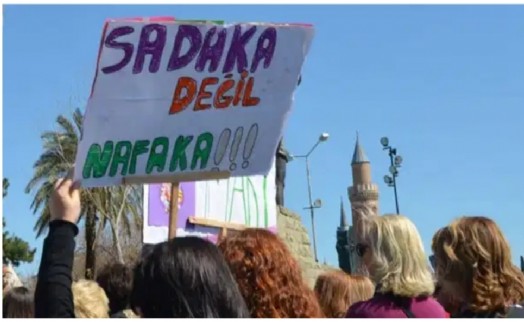 Resmi Gazete'de yayımlandı...   AYM, 'süresiz nafaka' hükmünü iptal etti: 9 ay sonra yürürlüğe girecek