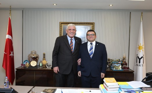 Saldırıya uğrayan İYİ Parti İzmir Gençlik Kolları Başkanı Boyacıoğlu'ndan Dervişoğlu'na ziyaret