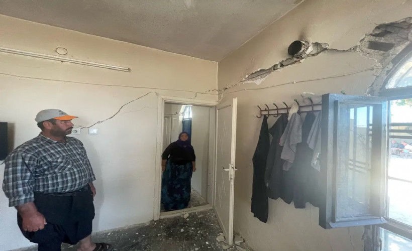 Şanlıurfa’daki 5,4’lük depremde evler hasar gördü: Duvarlarda çökmeler oluştu