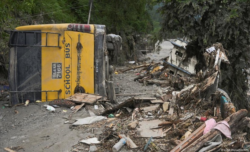 Sel felaketi: Nepal ve Çin'de ölü sayısı bini aştı