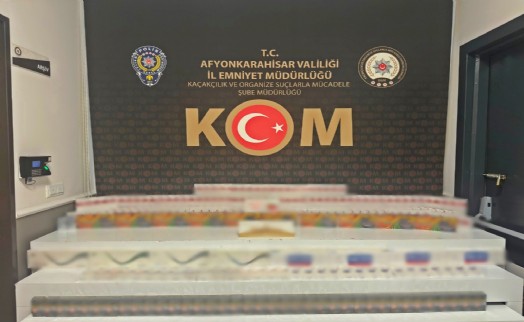 Şüpheli araçtan kaçak sigara çıktı