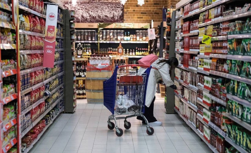 Tüketici güveninde tablo kötümser: Endeks bir kez daha kritik sınırın altında