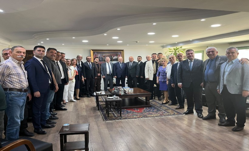 Ümit Özdağ İzmir’de: Ekonomiye 'Osmanlı’nın çöküşü' benzetmesi