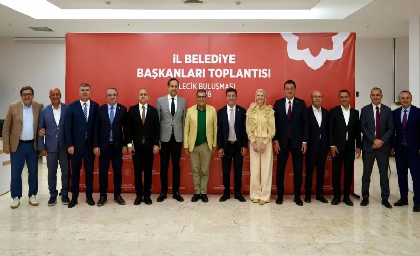 YENİ Parti il belediye başkanları ilk toplantısını yaptı