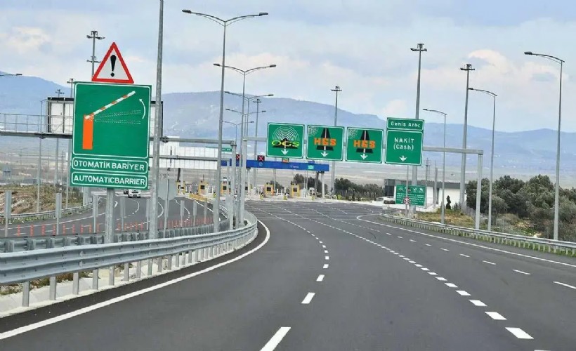YENİ Partili Onur’dan İzmir-Çeşme Otoyolu çıkışı: 'Algı dediniz, Resmi Gazete'de çıktı'