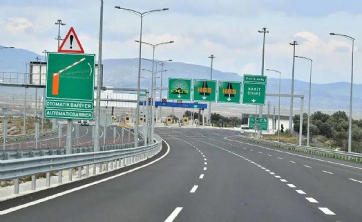 YENİ Partili Onur'dan İzmir-Çeşme Otoyolu çıkışı: 'Algı dediniz, Resmi Gazete'de çıktı'