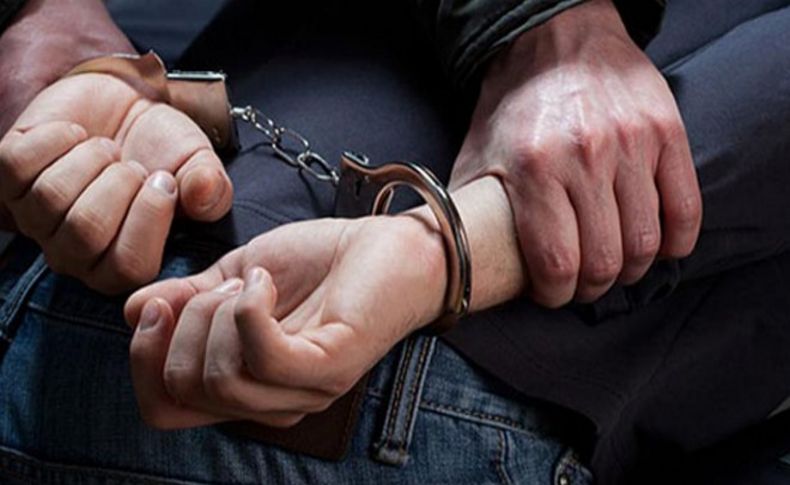 'Bylock' kullanan 11 polis tutuklandı