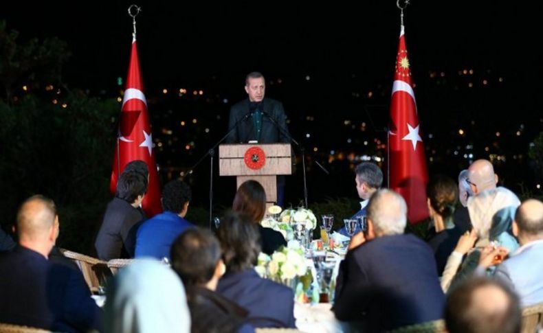 Cumhurbaşkanı iftar verdi, ezanı Ceceli okudu