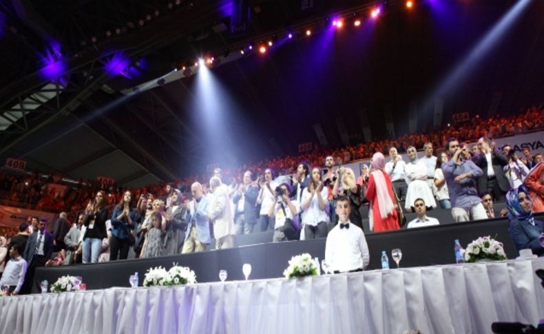 11. Türkçe Olimpiyatları Şarkı Yarışması’nda Bulgaristanlı Martin birinci oldu